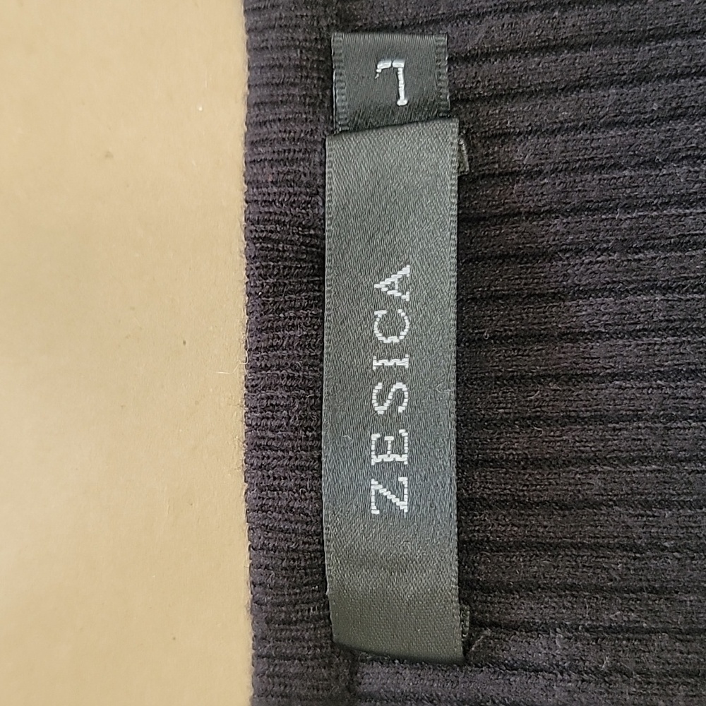 Zesica Size L Black Ribbed Stretchy Short Sleeve Knit Sweater, Exc. Used Cond. - Picture 10 of 11